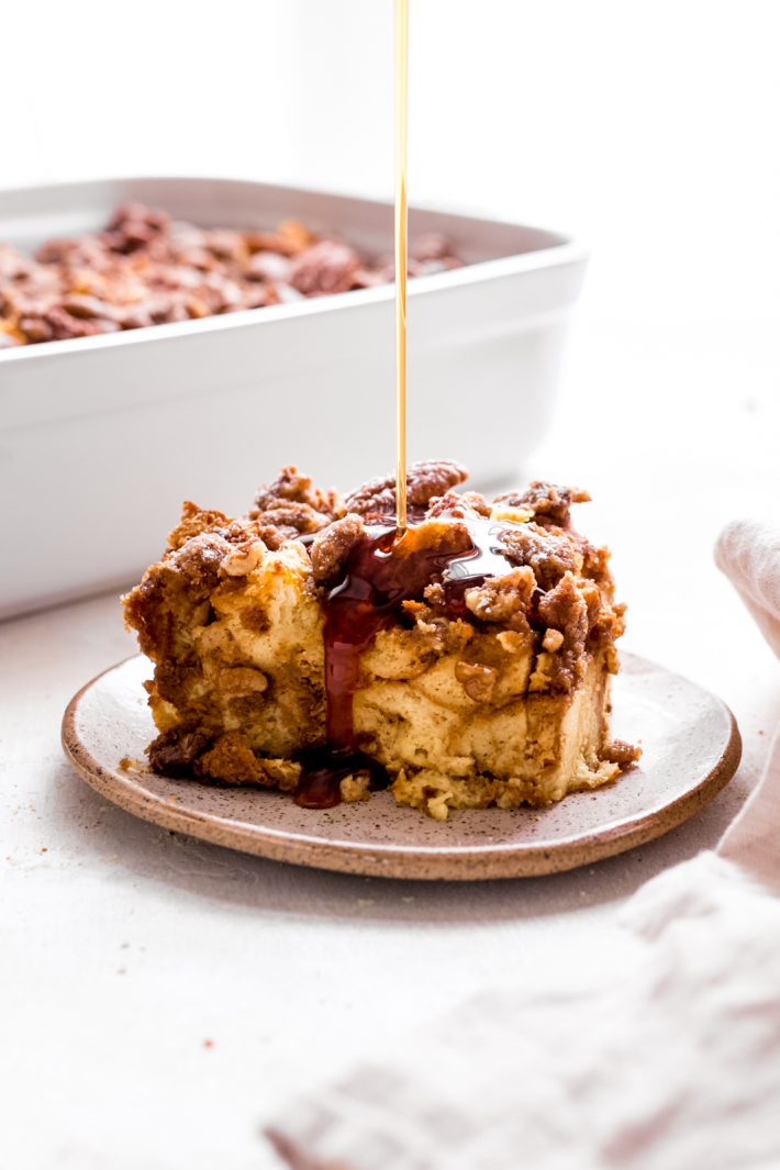 Pumpkin French Toast Casserole - This recipe is super friendly to make ahead of time and perfect for entertaining brunch guests of for Saturday morning breakfast! #pumpkinfrenchtoast #overnightfrenchtoastcasserole #frenchtoastcasserole #frenchtoast | Littlespicejar.com