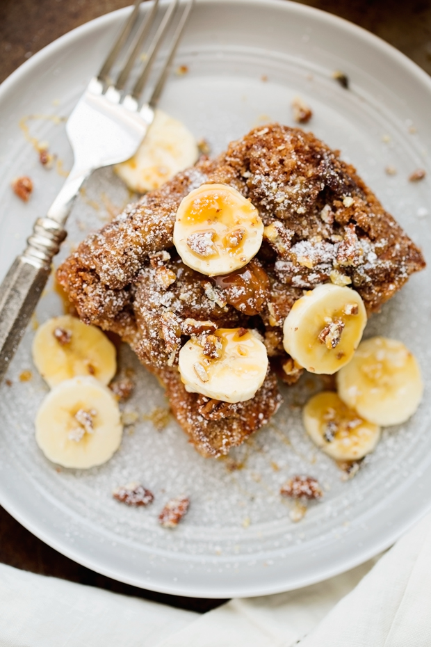 Salted Caramel Banana Nut French Toast Casserole - This recipe is super friendly to make ahead of time and perfect for entertaining brunch guests or for Saturday morning breakfast! #bananafrenchtoast #frenchtoastcasserole #frenchtoast #saltedcaramelsauce | Littlespicejar.com