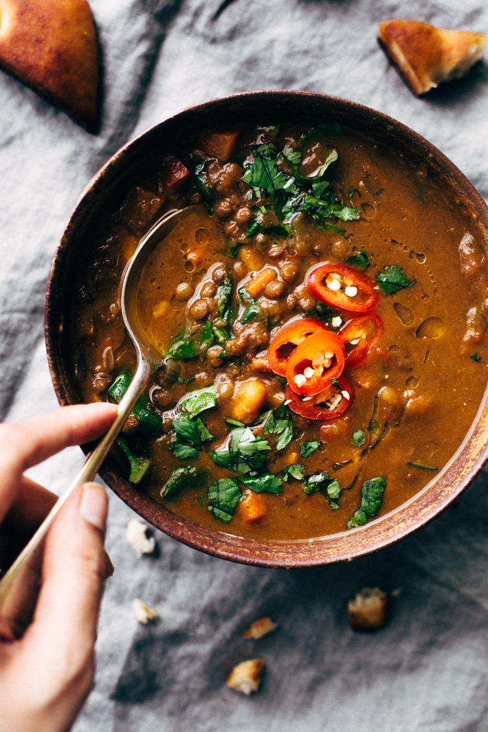 Winter Detox Moroccan Sweet Potato Lentil Soup - an easy, vegetarian detox soup that's loaded with tons of veggies, lentils, and sweet potatoes to keep you full! Light on the calories too! #moroccansoup #soup #lentilsoup #slowcooker | Littlespicejar.com