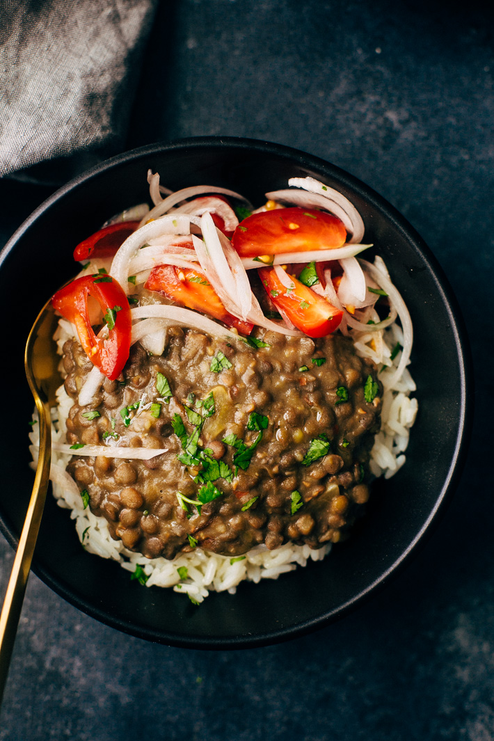 30 Minute Garlic Brown Lentil Dal - A quick dal made in the pressure cooker and flavored with sliced onions and garlic oil. This recipe is warm, hearty and filling! #lentils #dal #daal #indianfood | Littlespiecjar.com