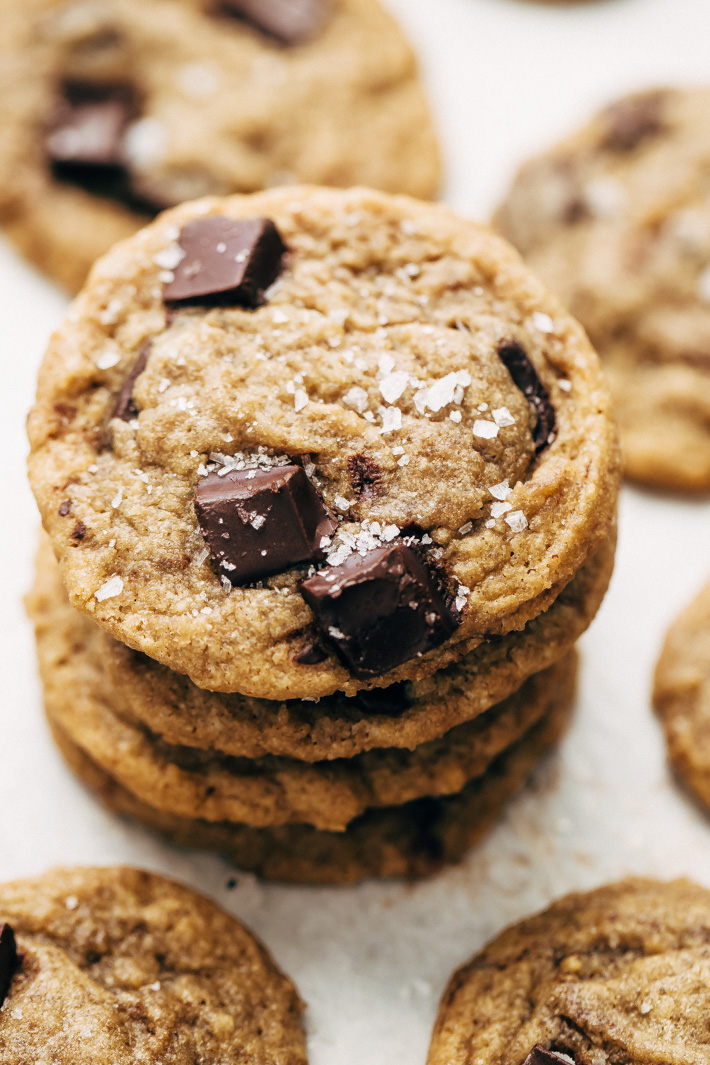 The BEST Chewy Chocolate Chip Cookies - this recipe uses bread flour to add tons of tender, soft and chewy goodness to these cookies! #chewychocolatechipcookies #chocolatechipcookies #cookies | Littlespicejar.com