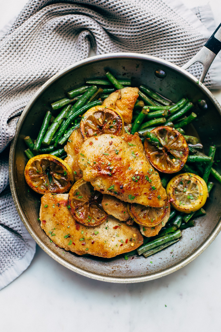 Honey Lemon Chicken with Sautéed Green Beans - simple seared chicken and sautéed green beans drizzled in homemade honey lemon butter sauce. This takes 30 minutes from start to finish and is weeknight friendly! #honeylemonchicken #lemonchicken #chickendinner | Littlespicejar.com