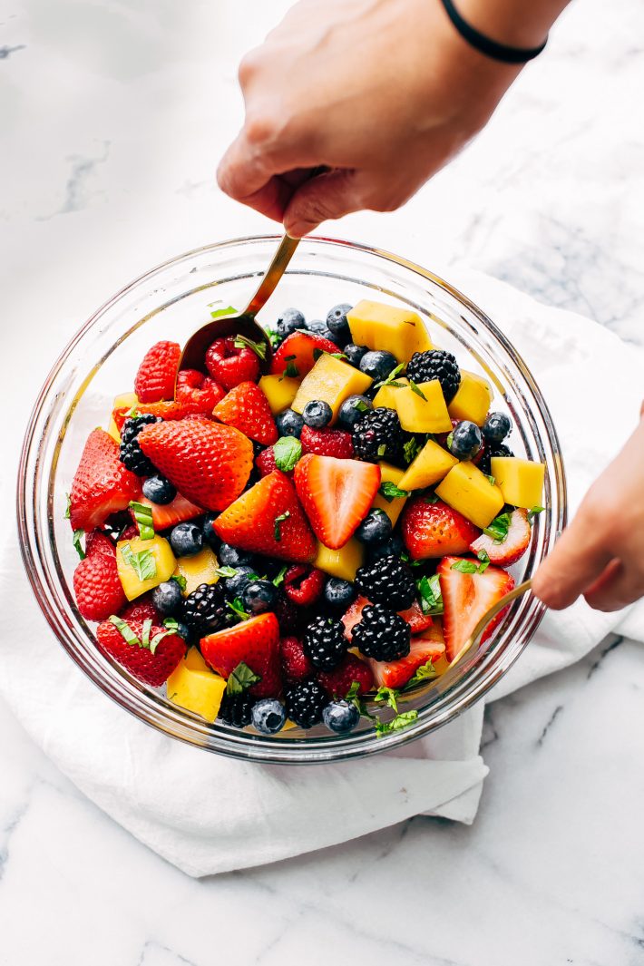 Glowing Berry Fruit Salad - an easy fruit salad that you can bring to picnics, barbecues, brunches and so much more! #fruitsalad #berrysalad #berryfruitsalad #picnic #salad | Littlespicejar.com