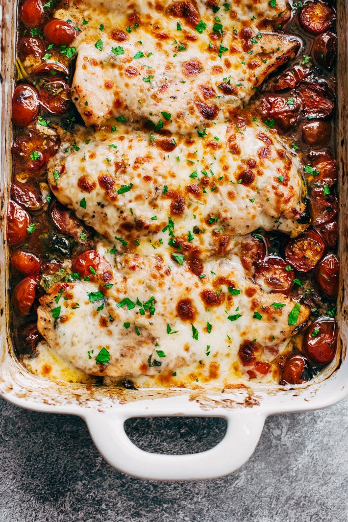 Garlic Butter Tomato Baked Chicken - An easy one dish recipe that requires only a handful of simple ingredients! Easy to prep and ready in NO time! #bakedchicken #chickendinner #chickenrecipes #balsamicbakedchicken #tomatobaked chicken | Littlespicejar.com