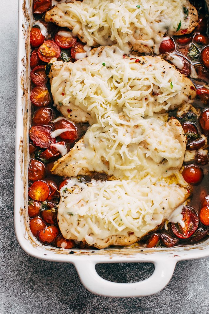 Garlic Butter Tomato Baked Chicken - An easy one dish recipe that requires only a handful of simple ingredients! Easy to prep and ready in NO time! #bakedchicken #chickendinner #chickenrecipes #balsamicbakedchicken #tomatobaked chicken | Littlespicejar.com