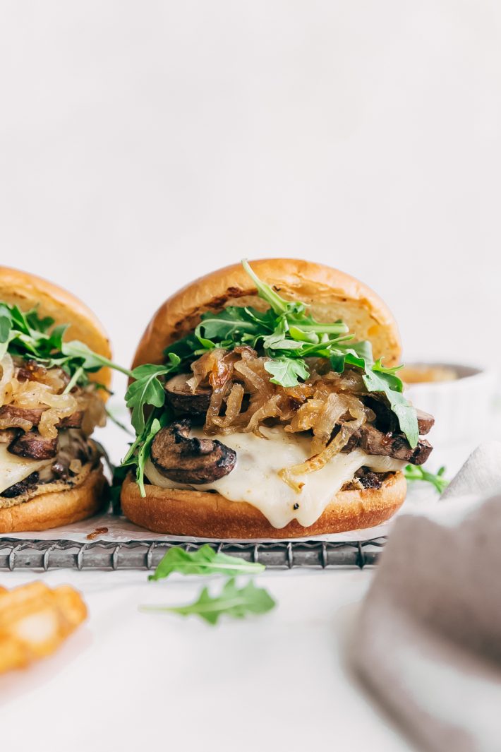 Rockin' Sweet Onion Mushroom Swiss Burgers - learn how to make the best mushroom Swiss burgers with sweet sautéed onions on top! You're really going to love these!! #mushroomburgers #mushroomswissburgers #swissmushroomburgers #burgers #grilling| LIttlespicejar.com