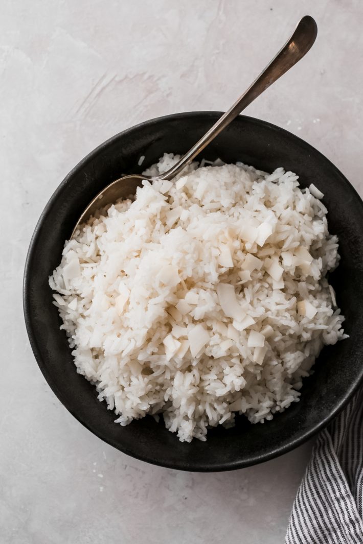 5 Ingredient Instant Pot Coconut Rice - Learn how to make coconut rice in the instant pot. A simple recipe that takes about 5 minutes to toss together and goes with so many different types of cuisines! #instantpot #instantpotrecipes #instantpotcoconutrice #coconutrice #jasminerice #jasminecoconutrice | Littlespicejar.com
