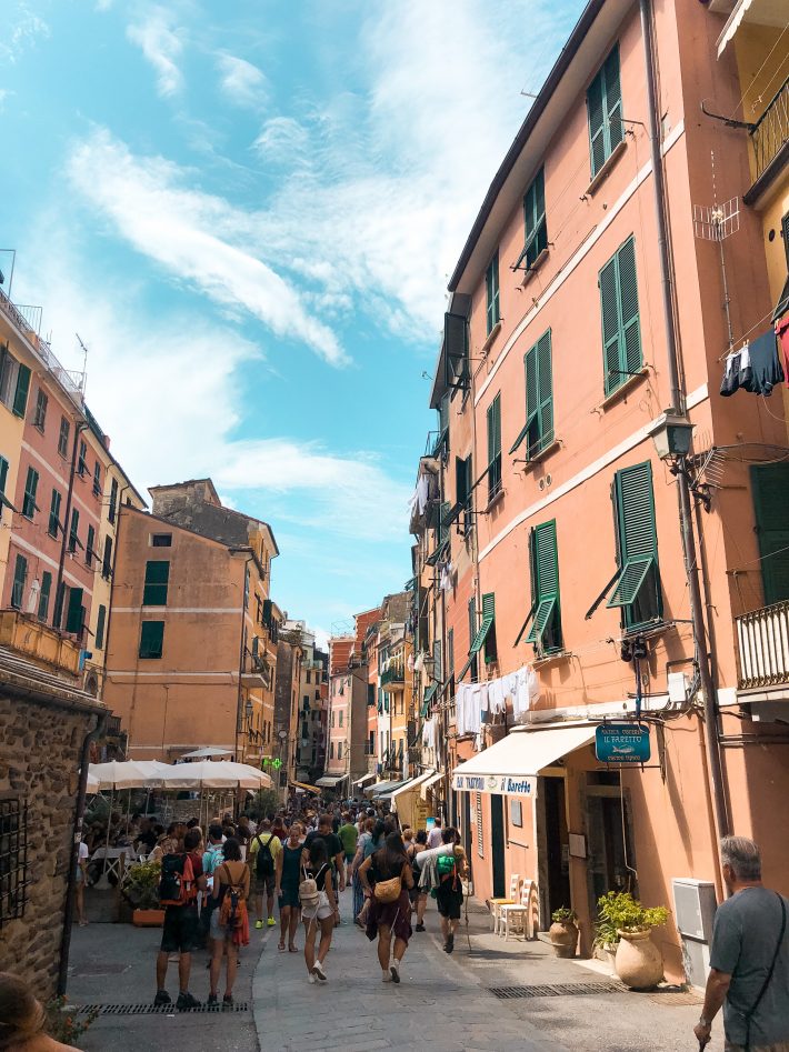 Exploring Cinque Terre (and what you absolutely have to eat!) - A guide on where to stay, how to get there, what to do, and where to eat! #cinqueterre #italy #travel #traveling #italytrip #whattodoincinqueterre | Littlespicejar.com