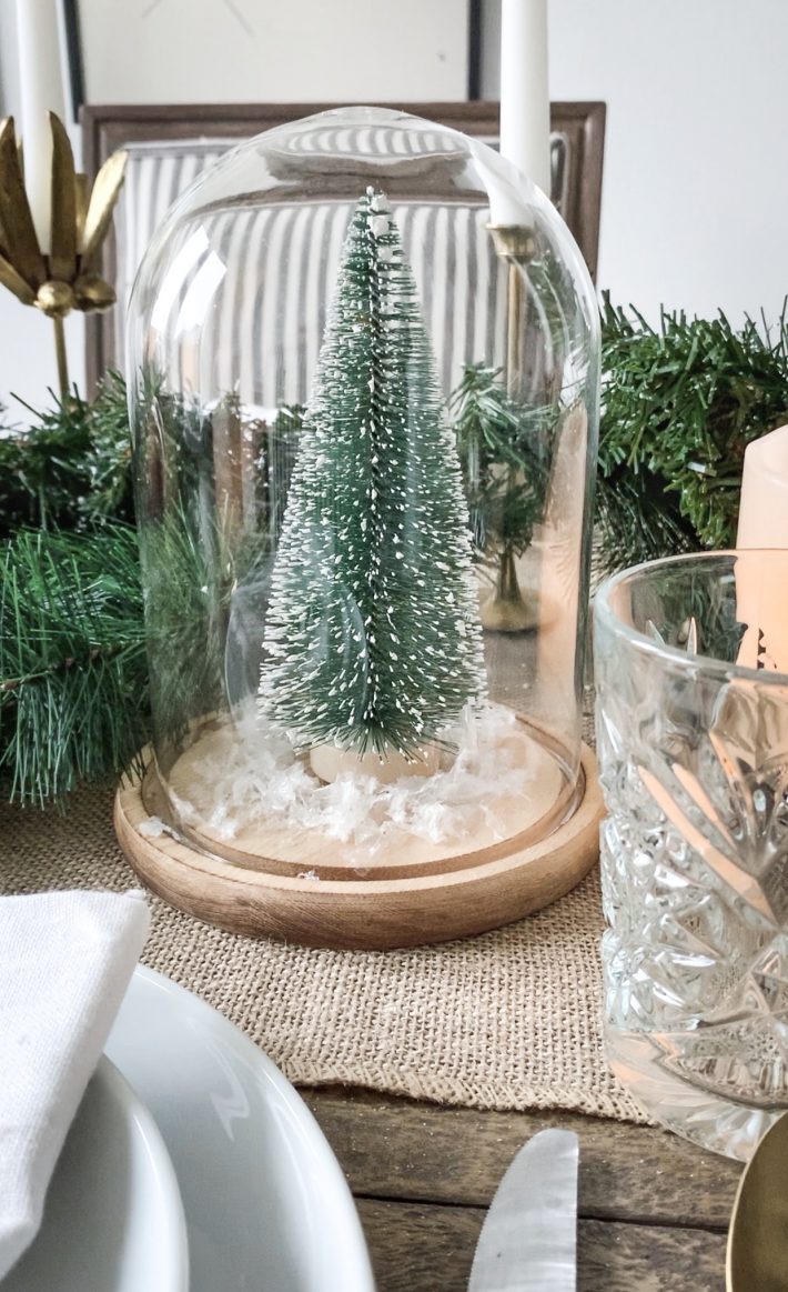 A Holiday in The Woods Tablescape - a tablescape that's easy enough for anyone to do! Deck out the table with this simple tablescape for your next holiday get together! #tablescape #holidaytablescape #woodsytablescape #neutraltablescape | Littlespicejar.com