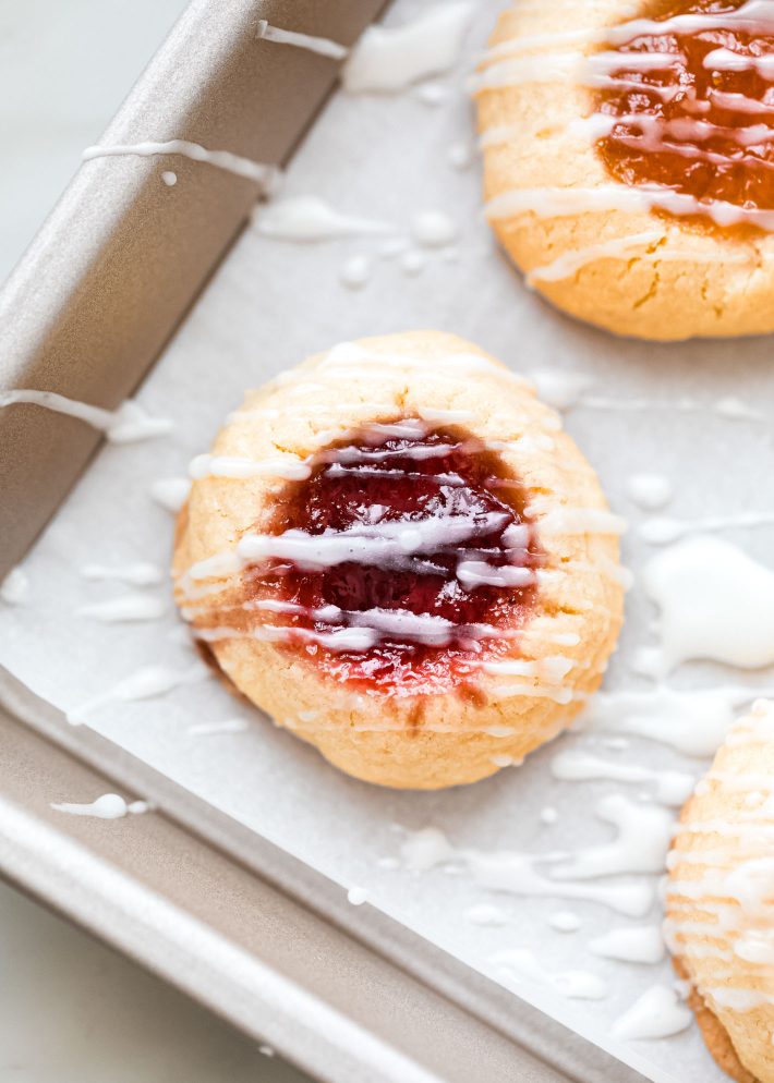 thumbprint cookie with icing