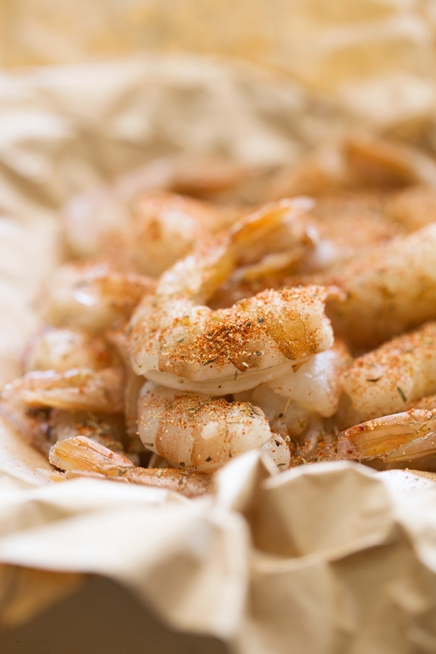 Cajun Shrimp and Grits - warm comfort food that's been lightened up! Perfect for Sunday brunching. #brunch #shrimpandgrits #cajunshrimp | Littlespicejar.com