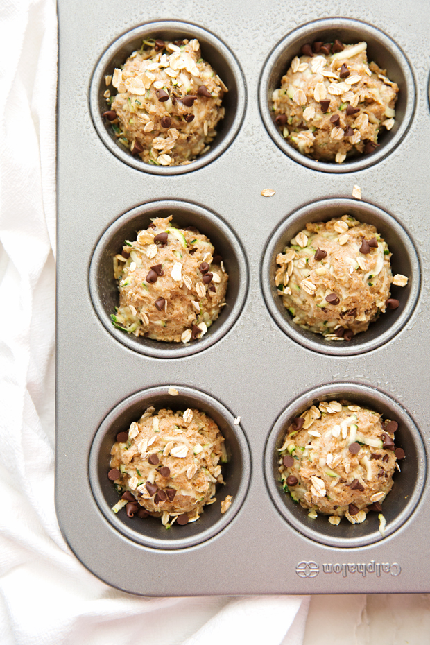 Healthy Zucchini Muffins with Chocolate Chips - These muffins are 175 calories each and loaded with zucchini and chocolate chips. So yummy! #zucchinimuffins #chocolatechipmuffins #healthymuffins #mealprep | Littlespicejar.com