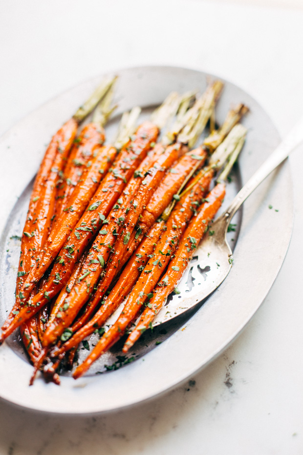 Brown Butter Honey Glazed Carrots - they might sound difficult but this is the easiest side dish! #brownbutter #honeyglazedcarrots #glazedcarrots | Littlespicejar.com