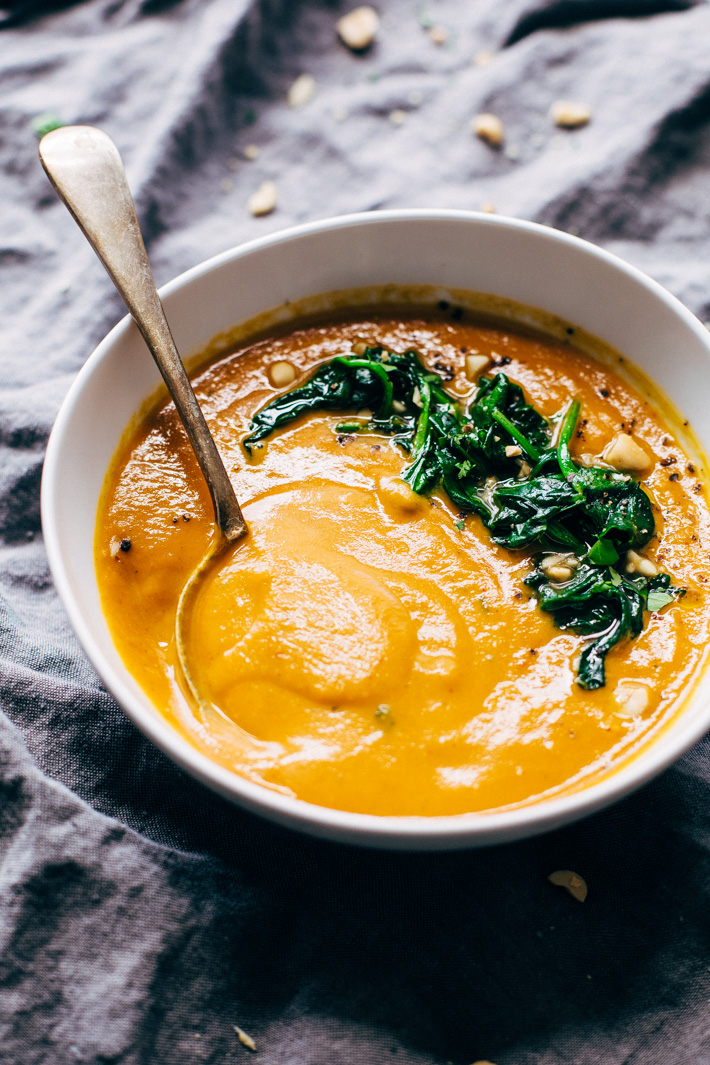 Spicy Thai Carrot Soup - a warm and cozy bowl of soup loaded with lots of veggies and is completely vegan friendly and dairy-free! #vegan #dairyfree #carrotsoup #thaicarrotsoup | Littlespicejar.com
