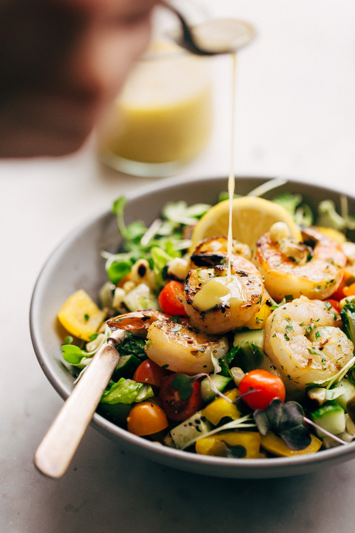 Super Fresh Grilled Shrimp Salad with Honey Mustard Vinaigrette - a simple salad with grilled romaine, shrimp, corn, and peppers. Top if off with the honey mustard dressing! #shrimpsalad #grilledromaine #grilledshrimp #salad | Littlespicejar.com