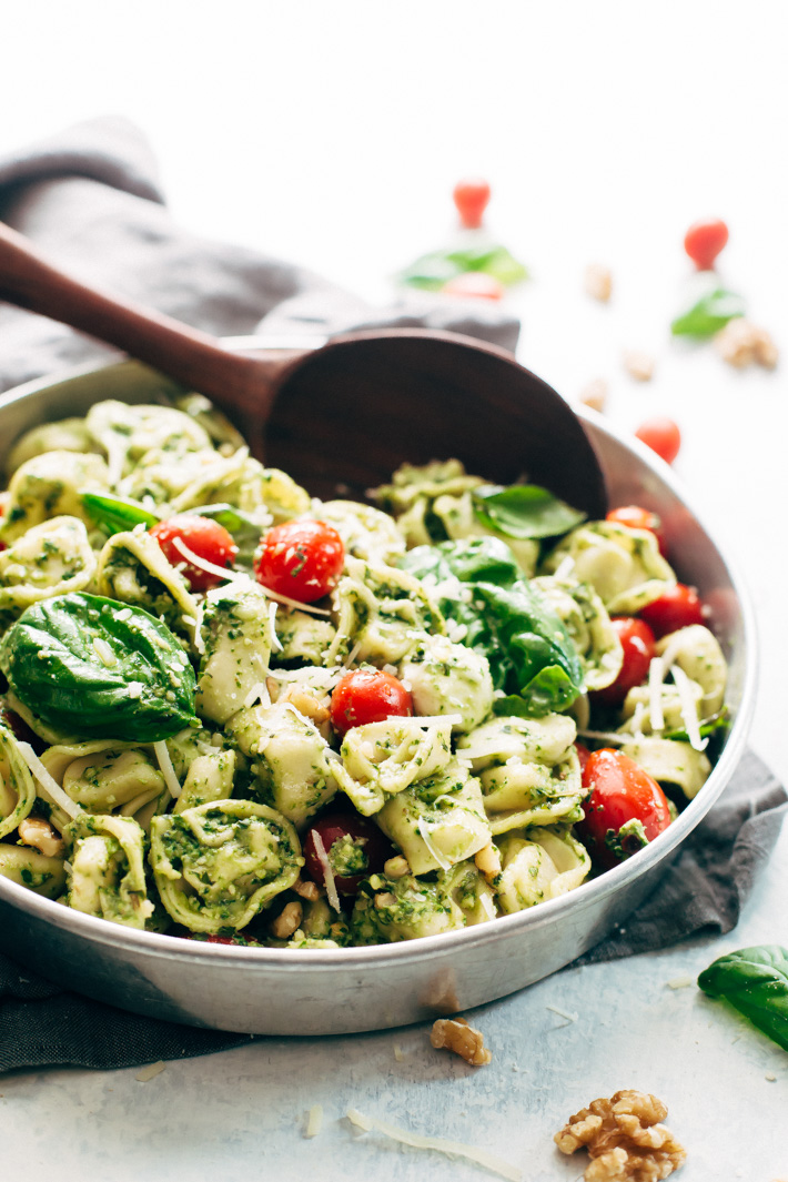 15 Minute Spinach Pesto Tortellini Salad