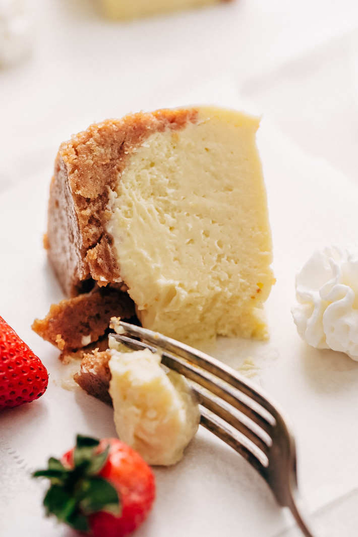 New York-Style Instant Pot Cheesecake - Learn how to make a traditional cheesecake right in your pressure cooker! #instantpot #instantpotdessert #instantpotcheesecake #cheesecake #pressurecookercheesecake | Littlespicejar.com