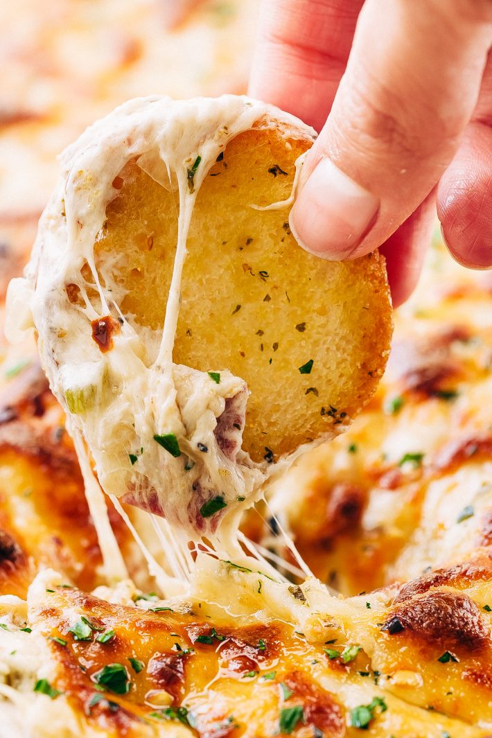 Easy Philly Cheese Steak Dip - Learn how to make a quick and easy philly cheese steak dip that takes about 30 minutes from start to finish! #superbowl #gamedayfood #cheesesteakdip #phillycheesesteakdip #footballfood | Littlespicejar.com