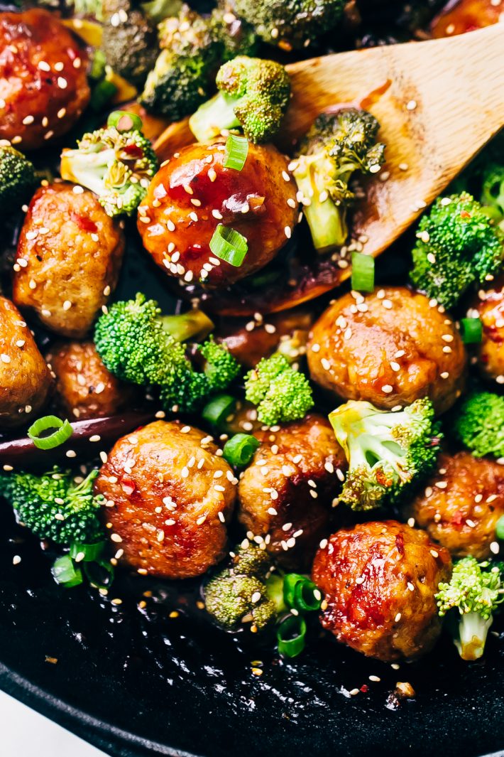General Tso's Chicken Meatballs - learn how to turn a classic takeout dish into meatballs! You can serve this as a main meal or as an appetizer! #generaltsoschicken #generaltsos #chickenmeatballs #meatballs #takeout | Littlespicejar.com