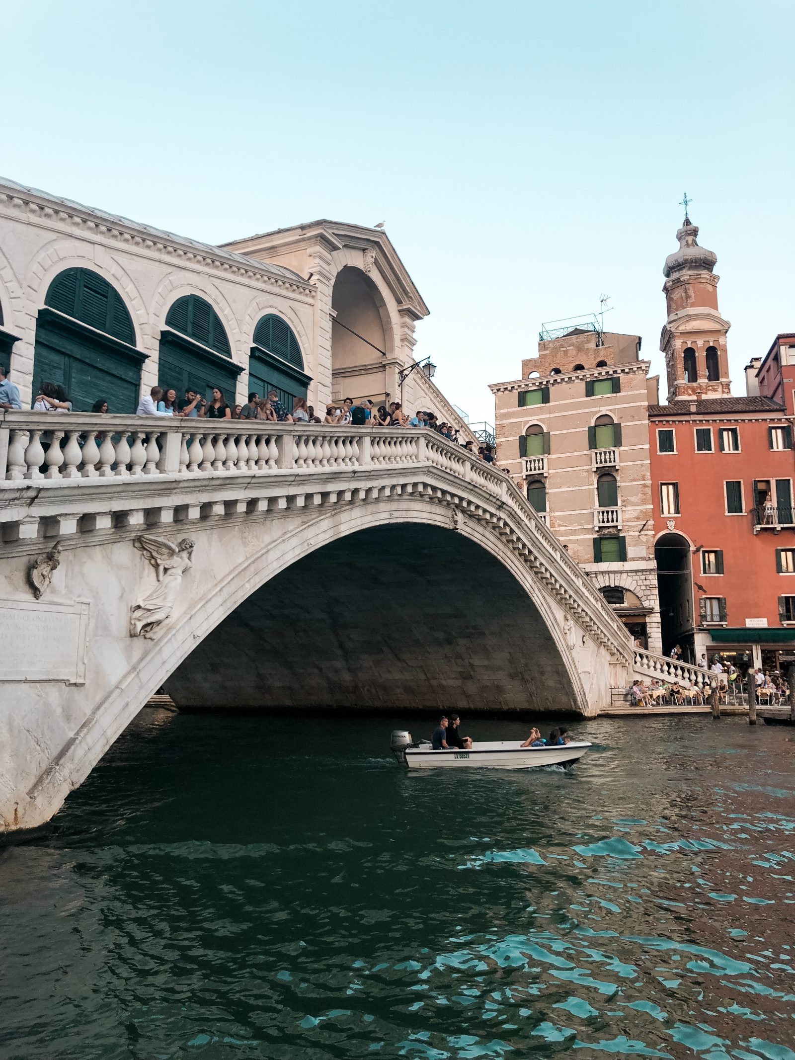 A picture of the Rialto bridge from an angle