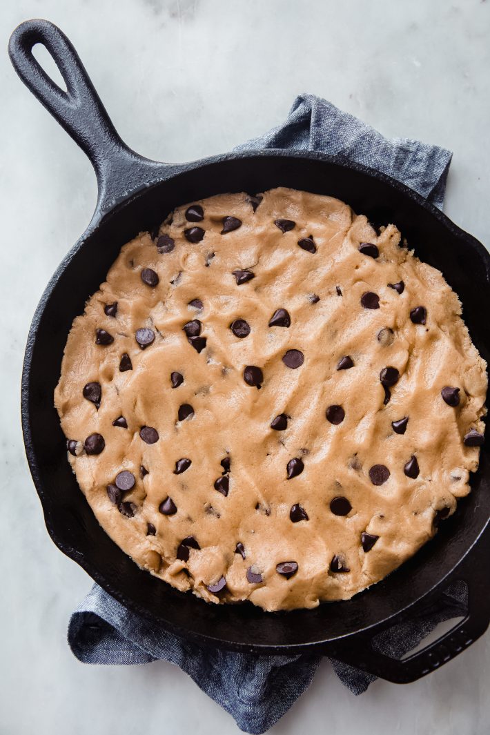 How to Make Best Cast Iron Skillet Chocolate Chip Cookie