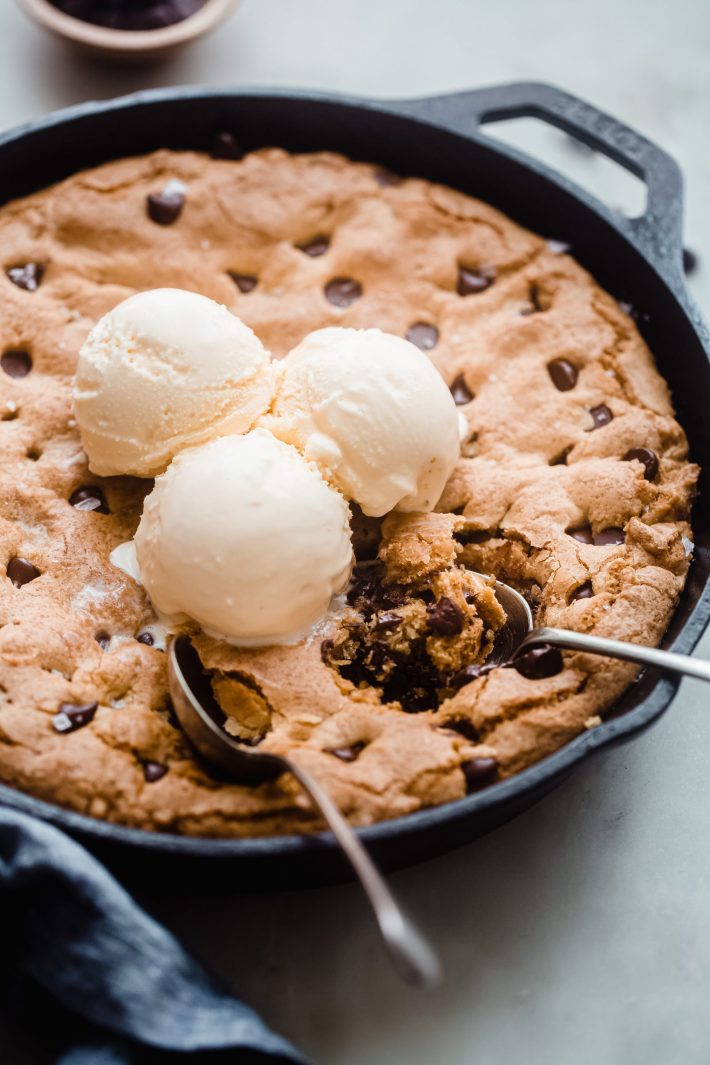 Skillet Chocolate Chip Cookie {Pizookie} - Two Peas & Their Pod