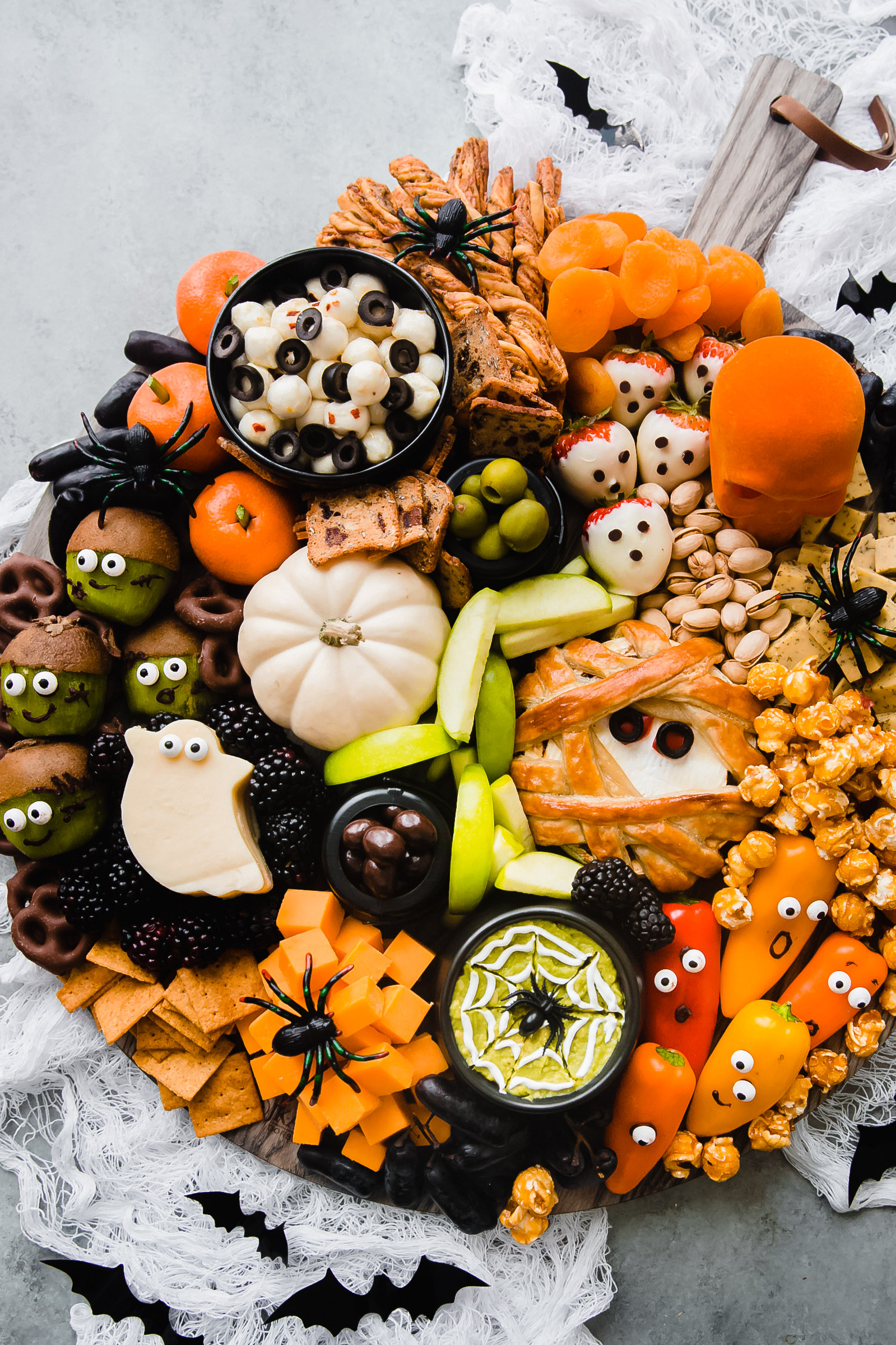 PARTY: Halloween BOO Charcuterie Board - A Bubbly Life