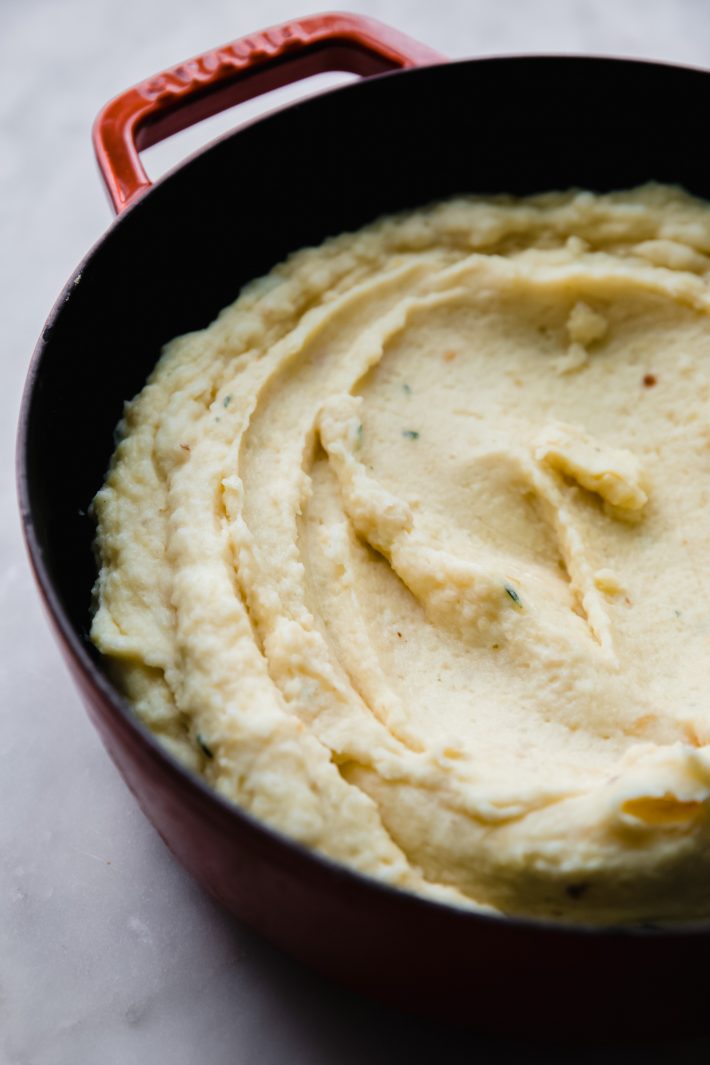 mashed potatoes in cast iron pot