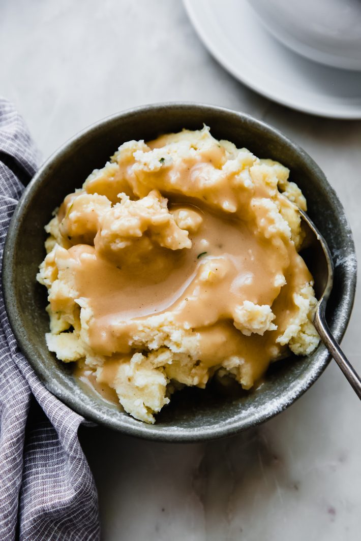 gravy recipe over mashed potatoes