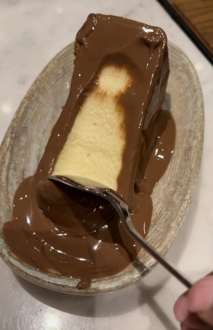 chocolate covered cheesecake from Viyana kehvasi Galata
