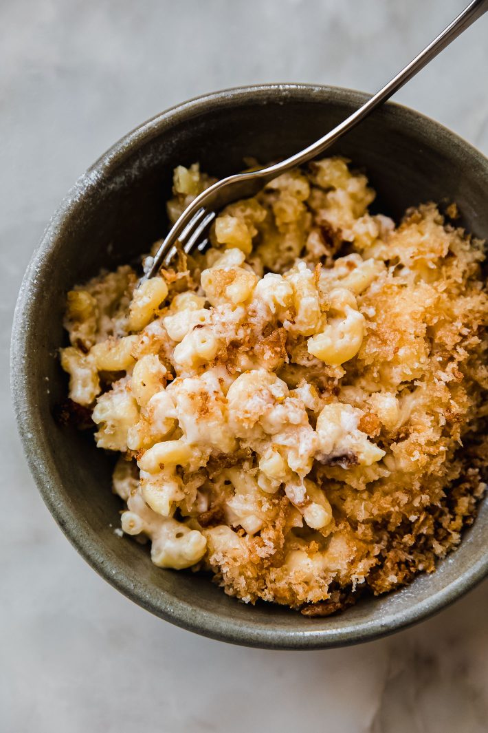 baked Mac and cheese in bowl with crunchy panko on top