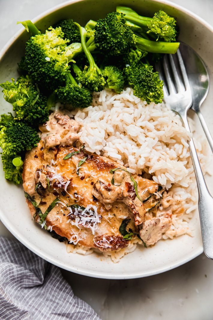 marry me chicken in plate with rice and broccoli