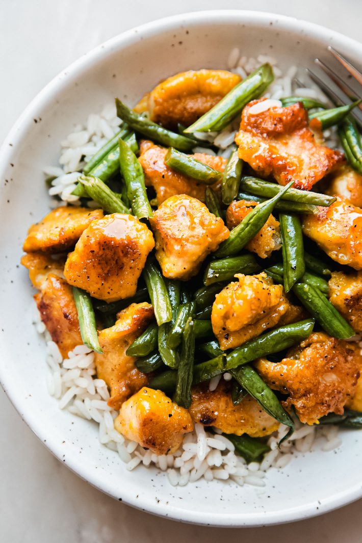 turmeric chicken and green beans over rice